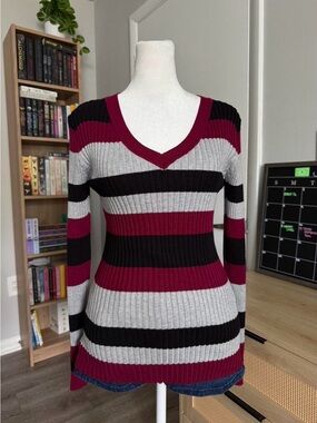 the slope striped v-neck ribbed sweater